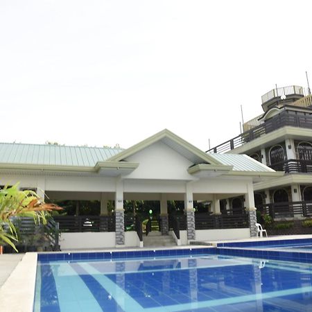 Palayan City Villa Esmeralda Bryan'S Resort Hotel And Restaurant מראה חיצוני תמונה