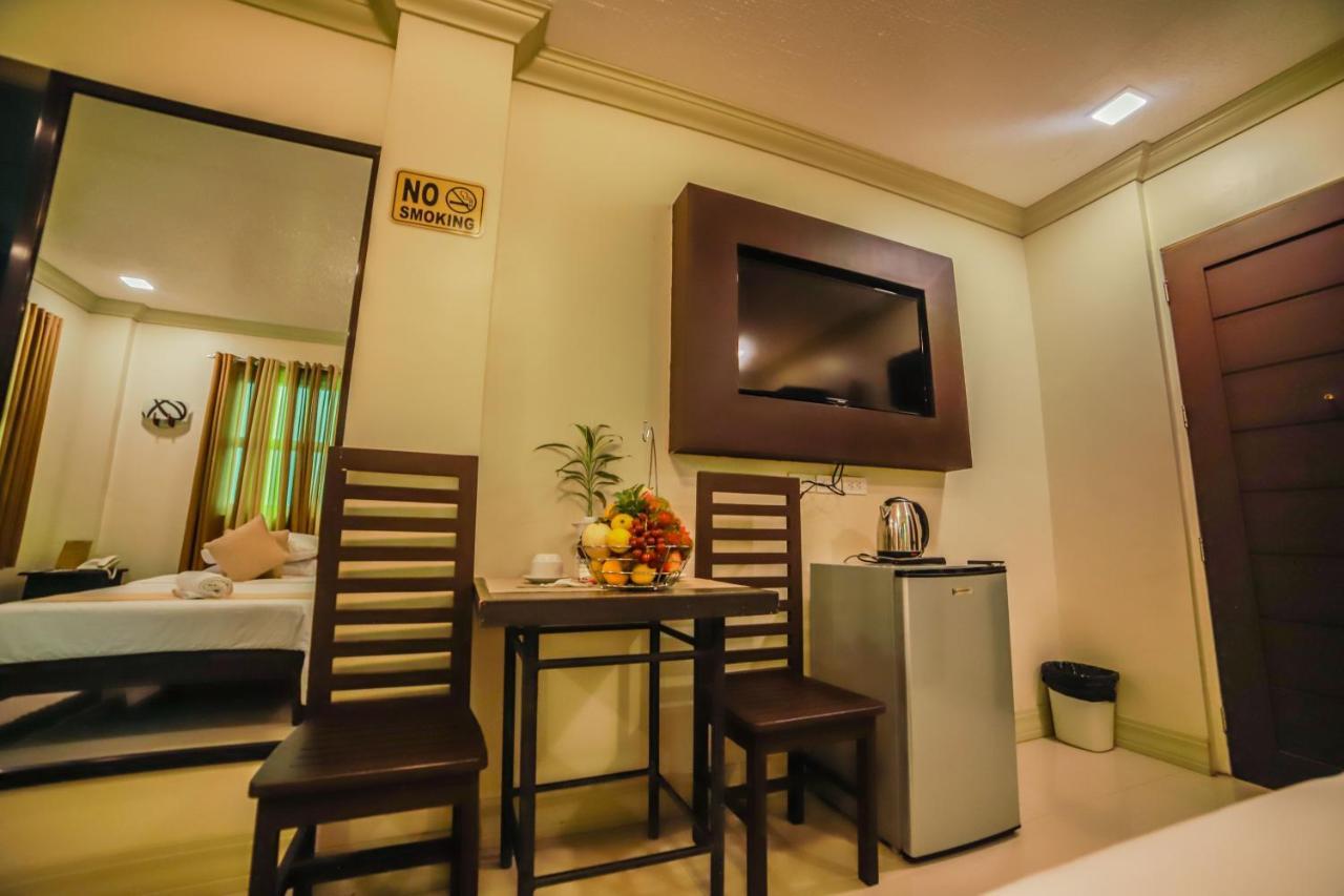 Palayan City Villa Esmeralda Bryan'S Resort Hotel And Restaurant מראה חיצוני תמונה