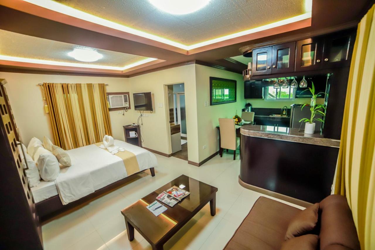 Palayan City Villa Esmeralda Bryan'S Resort Hotel And Restaurant מראה חיצוני תמונה