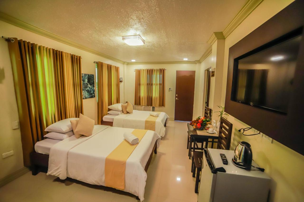 Palayan City Villa Esmeralda Bryan'S Resort Hotel And Restaurant מראה חיצוני תמונה