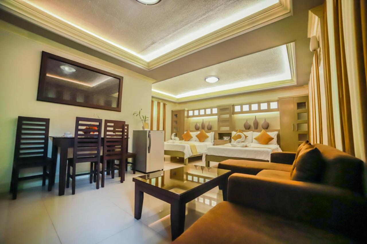 Palayan City Villa Esmeralda Bryan'S Resort Hotel And Restaurant מראה חיצוני תמונה