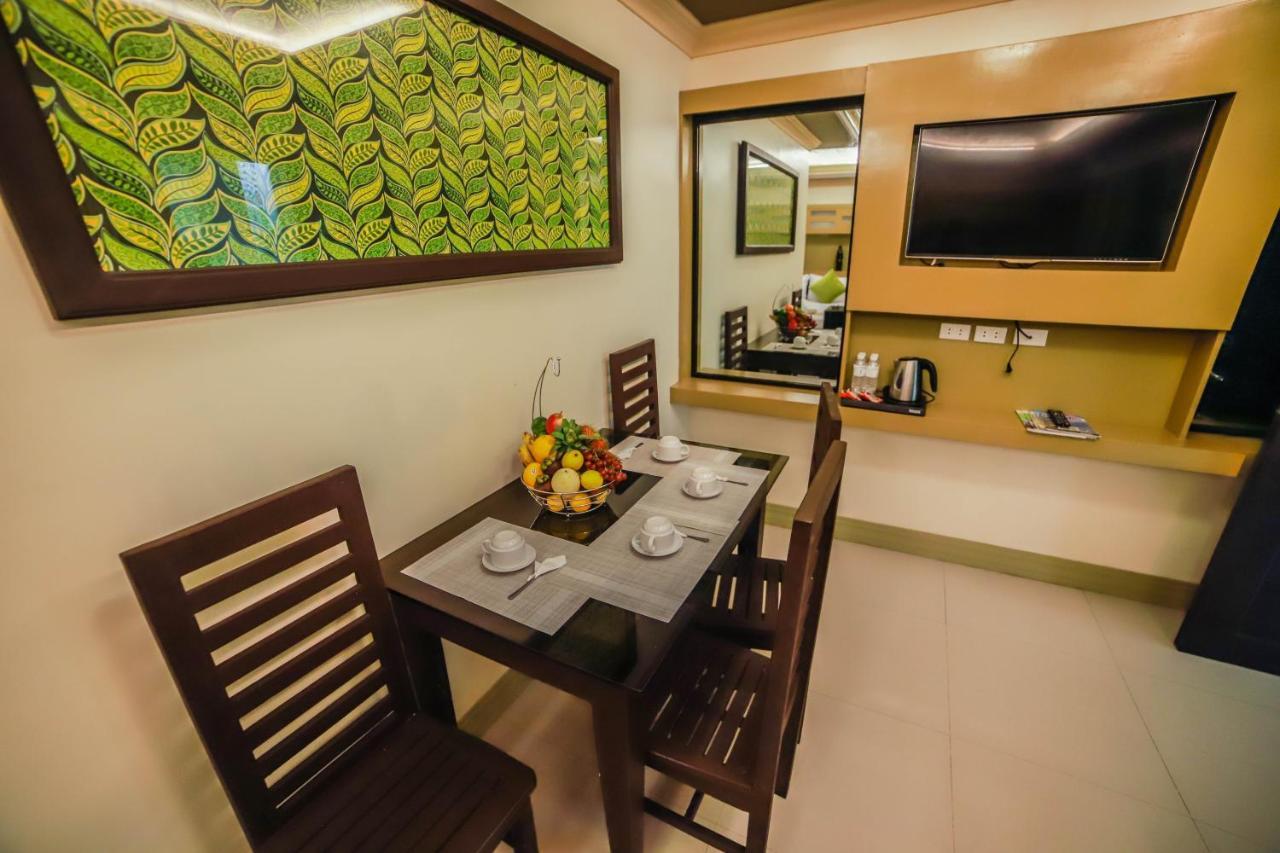 Palayan City Villa Esmeralda Bryan'S Resort Hotel And Restaurant מראה חיצוני תמונה