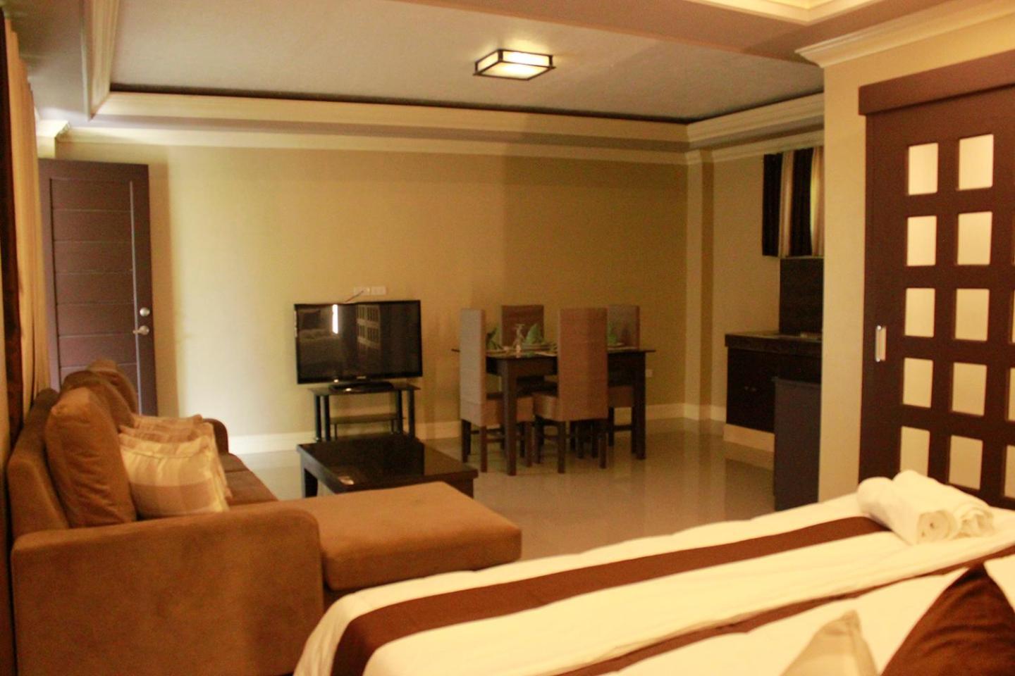 Palayan City Villa Esmeralda Bryan'S Resort Hotel And Restaurant מראה חיצוני תמונה